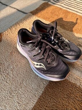 Saucony Women's Black & Lavender/Grey Running Sneakers